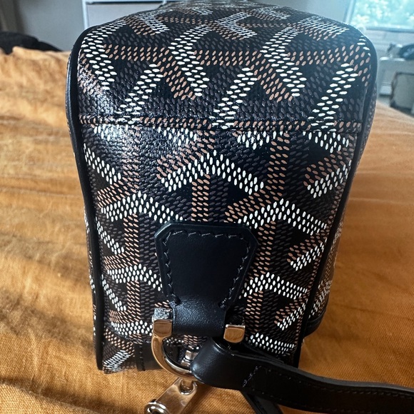 Goyard Cap Vert Crossbody Bag Black - Picture 5 of 12